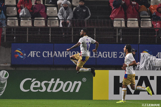 前半24分、ロナルド バルガス（ニューカッスルジェッツ/#10）に得点を許し、同点に追いつかれてしまう【ACL プレーオフ 鹿島vsニューカッスルジェッツ】