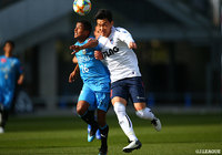 新加入のマギーニョ(川崎F)とチャン ヒョンス(FC東京)が激しくマッチアップした【明治安田J1 第1節 川崎FvsFC東京】