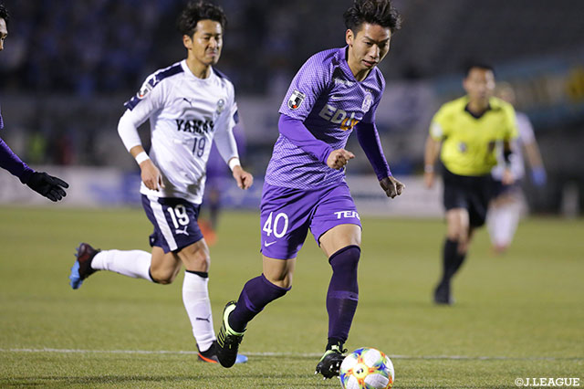 古巣対戦となった川辺 駿（広島）はボランチの一角を担い、フル出場を果たした【明治安田Ｊ１ 第2節 広島vs磐田】