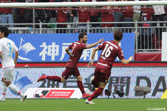 後半9分、こぼれ球に反応したダビド ビジャ（神戸/#7）がGKとの1対1を制し、Ｊリーグ初ゴールを獲得！【明治安田Ｊ１ 第2節 神戸vs鳥栖】