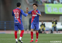 前半終了間際、橋本 拳人(#18)がこぼれ球を押し込み逆転に成功した!【明治安田J1 第2節 湘南vsFC東京】