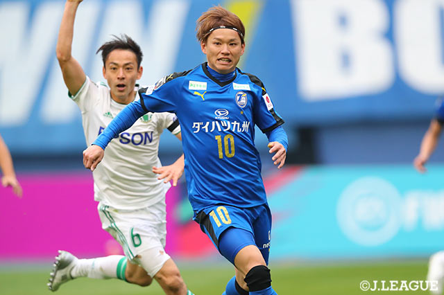 藤本 憲明（大分/#10）はゴールの期待を背負っていたが、この日はゴールならず【明治安田Ｊ１ 第2節 大分vs松本】
