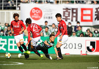 前節の大分戦で決勝ゴールを決めた永井 龍(松本)だが、浦和守備陣に仕事をさせてもらえない【明治安田J1 第3節 松本vs浦和】