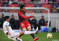 公式戦3試合連続ゴール中の伊藤 翔（鹿島）がシュートを放つ【明治安田Ｊ１ 第3節 鹿島vs湘南】