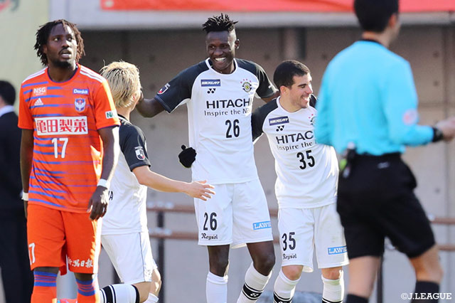 ルヴァンカップで2得点を挙げたオルンガがこの日も見せる！小池のクロスに左足で合わせ柏が均衡を破る【明治安田Ｊ２ 第3節 新潟vs柏】