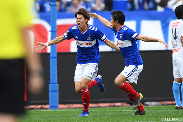 横浜FMが意地を見せる！CKに途中出場の扇原 貴宏がヘディングで合わせ、土壇場で同点に追いつく【明治安田Ｊ１ 第3節 横浜FMvs川崎Ｆ】