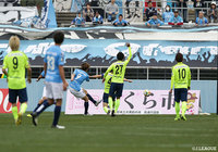 後半アディショナルタイムに戸島 章がチームの今季初得点となるゴールを決め、試合終盤に横浜FCがリードを奪う【明治安田Ｊ２ 第3節 栃木vs横浜FC】