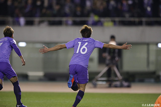 渡 大生（#16）がヘディングシュートを決めて、広島が試合終盤に勝ち越し！渡はACL初ゴールを記録【ACL GS MD2 広島vsメルボルンＶ】