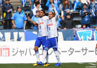 前半11分、レオナルド(#9)が自ら得たPKを決めて、新潟が先制!レオナルドはこれが加入後初得点となった【明治安田J2 第4節 横浜FCvs新潟】