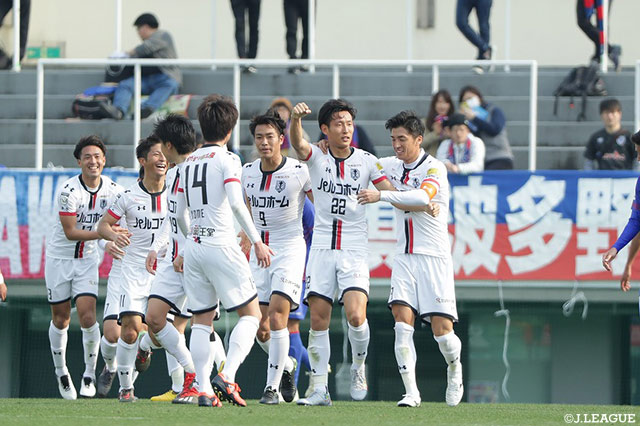 前半43分、左からのCKに深井 脩平（#22）が頭で合わせ、岩手が均衡を破る【明治安田Ｊ３ 第2節 F東23vs岩手】