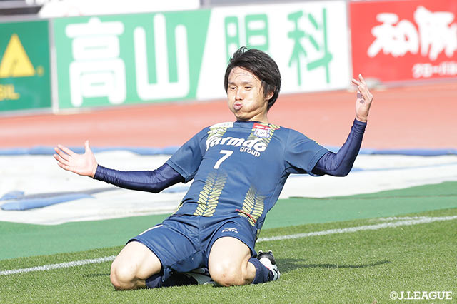 加藤 潤也（群馬）は86分、AT+1分と試合終盤に2点を決め、チームの勝利に貢献した【明治安田Ｊ３ 第2節 群馬vs相模原】