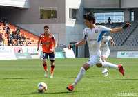 PKキッカーを務めた上形 洋介が相手GKの逆を突き、ゴール左に沈め、八戸が先制した！【明治安田Ｊ３ 第2節 長野vs八戸】