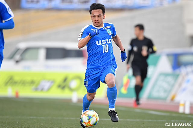 染矢 一樹（沼津/#10）は左サイドでアップダウンを繰り返し、攻守にわたって貢献した【明治安田Ｊ３ 第2節 沼津vsG大23】