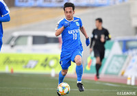 染矢 一樹（沼津/#10）は左サイドでアップダウンを繰り返し、攻守にわたって貢献した【明治安田Ｊ３ 第2節 沼津vsG大23】