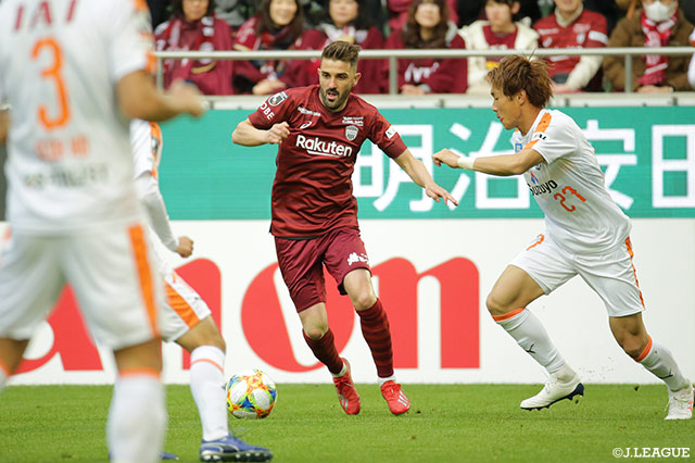 ダビド ビジャはFKを直接狙うなど見せ場を作ったが3試合連続ゴールとはならなかった【明治安田Ｊ１ 第4節 神戸vs清水】