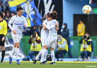 藤春 廣輝のクロスにファーサイドでフリーとなった三浦 弦太が押し込み、G大阪がアディショナルタイムにリードを奪う!【明治安田J1 第4節 川崎FvsG大阪】