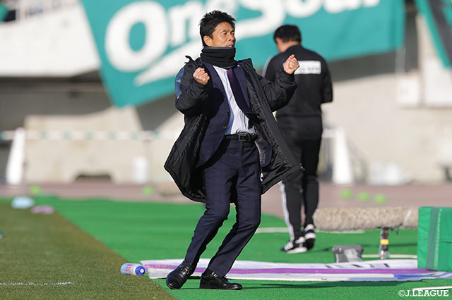 接戦を制した広島。城福 浩監督が喜びを爆発させる！【明治安田Ｊ１ 第4節 広島vs松本】