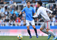 先発出場を果たした三浦 知良(横浜FC)。自身の持つJ2最年長出場記録を更新【明治安田J2 第5節 横浜FCvs岐阜】