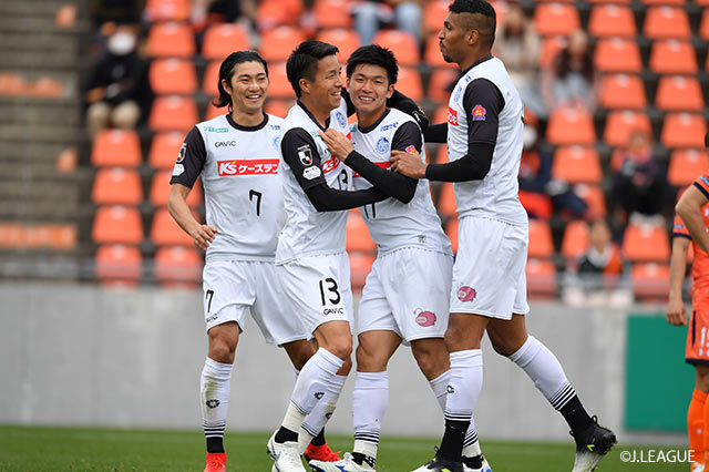 後半開始早々のFKを村田 航一（水戸/#11）が走り込みながら、ヘディングでうまく合わせ先制に成功【明治安田Ｊ２ 第5節 大宮vs水戸】