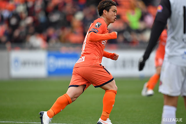 途中出場の大前 元紀（大宮）が同点ゴールを獲得！昨季Ｊ２得点王の待ちに待った今シーズン初得点【明治安田Ｊ２ 第5節 大宮vs水戸】