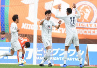 左からのCKにヤン ドンヒョン(福岡/#9)が頭で合わせ、待望の先制点をもたらす【明治安田J2 第5節 新潟vs福岡】