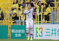 終盤に先制となる得点を決めたイ ヨンジェ（岡山）。イ ヨンジェは開幕から5戦3発と好調を維持【明治安田Ｊ２ 第5節 柏vs岡山】