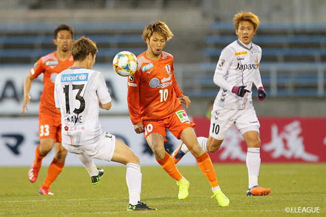 愛媛は、神谷 優太（#10）を中心に長崎ゴールにも迫るも得点は奪えない【明治安田Ｊ２ 第5節 愛媛vs長崎】