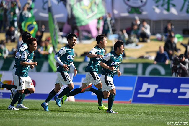 相模原は、同点に追いつかれた直後の上米良 柊人（#26）のゴールで再び勝ち越しに成功【明治安田Ｊ３ 第3節 相模原vs鳥取】