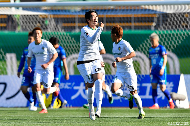 後半45分に得たCKを、最後は李 栄直（東京Ｖ/#17）が背中で押し込み、同点に追い付く！【明治安田Ｊ２ 第5節 徳島vs東京Ｖ】