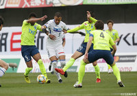 今季初先発のヘニキ(栃木/#5)を中心に、山形の攻撃陣に自由を与えない【明治安田J2 第6節 栃木vs山形】