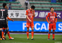 1点を追う新潟は、矢野 貴章（#19）など攻撃的な選手を投入するも一歩及ばず【明治安田Ｊ２ 第6節 徳島vs新潟】