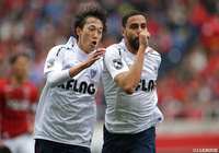 久保 建英からのスルーパスを受けた東 慶悟がクロスを送るとディエゴ オリヴェイラが高い打点のヘディングシュートを突き刺し、ついにFC東京が均衡を破る【明治安田J1 第5節 浦和vsFC東京】