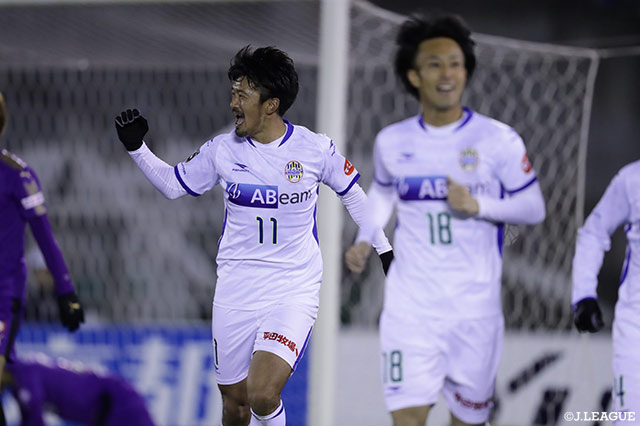 右サイドからのグラウンダーのクロスが京都の選手に当たってゴールに吸い込まれる。山形がラッキーな形で先制に成功【明治安田Ｊ２ 第7節 京都vs山形】