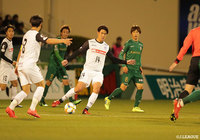 清水 慎太郎が積極的に仕掛けてシュートを放つも、東京V守備陣が体を張ってブロック【明治安田J2 第7節 東京Vvs水戸】