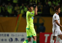 今季初先発の佐藤 寿人（千葉）が見方からの折り返しをスライディングで詰め、待望の先制点を挙げる！【明治安田Ｊ２ 第7節 千葉vs琉球】