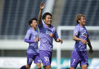 先制から5分後、柴﨑 晃誠（広島/#30）がPA手前から左足を豪快に振り抜き、追加点を奪う！【明治安田Ｊ１ 第6節 広島vsＧ大阪】