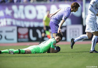 ここまで1失点と好調の守備陣を最後尾から支える大迫 敬介(広島)。前半も