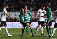 リードを2点に広げるゴールを奪った飯田 真輝(松本)が喜びを爆発させる!【明治安田J1 第6節 松本vs神戸】