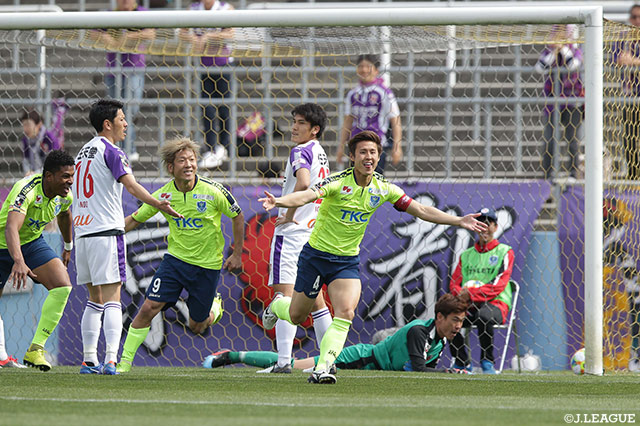 前半3分のCKから藤原 広太朗が先制点をゲット！ホームの栃木が開始早々にゲームを動かす【明治安田Ｊ２ 第8節 栃木vs京都】