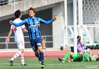 失点2分後に福家 勇輝（#21）がワントラップから落ち着いて流し込み、讃岐が勝ち越しに成功！【明治安田Ｊ３ 第5節 讃岐vs福島】