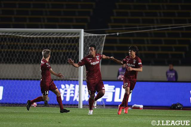 ウェリントンがチームに先制点をもたらし、これで今季公式戦4戦3発とチャンスを与えられれば着実に結果を残している【ルヴァンカップ GS第3節神戸vs大分】