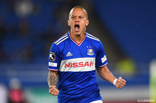 横浜FMが鋭いカウンターを仕掛けると、スルーパスに抜け出した仲川の折り返しをマルコス ジュニオールが流し込み、横浜FMがすぐさま 同点に追いつく！【明治安田Ｊ１ 第7節 横浜FMvs名古屋】