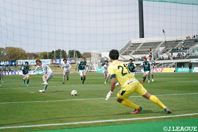 和田 昌士がPKを決めて、秋田が前半終了間際に勝ち越し【明治安田Ｊ３ 第6節 相模原vs秋田】