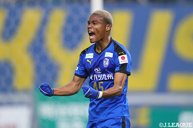 リードを広げる得点を奪ったオナイウ 阿道（大分）の雄叫び！【明治安田Ｊ１ 第7節 大分vs仙台】