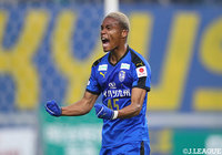 リードを広げる得点を奪ったオナイウ 阿道(大分)の雄叫び!【明治安田J1 第7節 大分vs仙台】