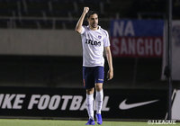 今季6点目、4試合連続ゴールとなる先制弾を決めたディエゴ オリヴェイラ（FC東京）がガッツポーズ【明治安田Ｊ１ 第8節 広島vsFC東京】