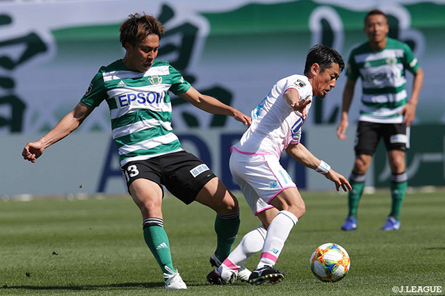 この試合でＪ１通算250試合出場を達成した高橋 義希（鳥栖）は攻守に存在感をみせた【明治安田Ｊ１ 第8節 松本vs鳥栖】