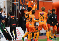 リーグ戦3試合連発ゴールを決めた北川 航也(清水)。得点後石毛のユニフォームを掲げる!【明治安田J1 第8節 清水vsC大阪】