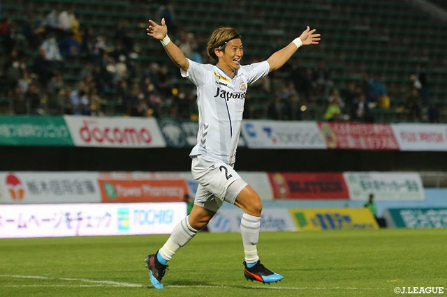 CKから香川 勇気が立て続けにヘディングでゴールを決め長崎がリードを2点に広げる【明治安田Ｊ２ 第10節 栃木vs長崎】