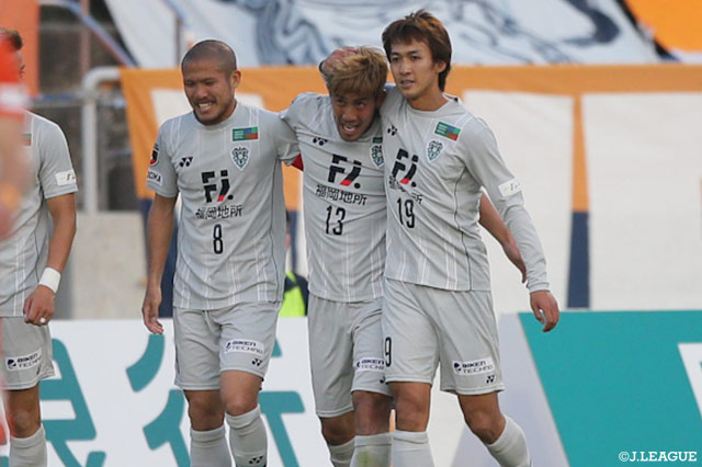 木戸 皓貴（福岡）が絶妙なトラップから左足で流し込みＪリーグ初ゴールをゲット！【明治安田Ｊ２ 第10節 愛媛vs福岡】